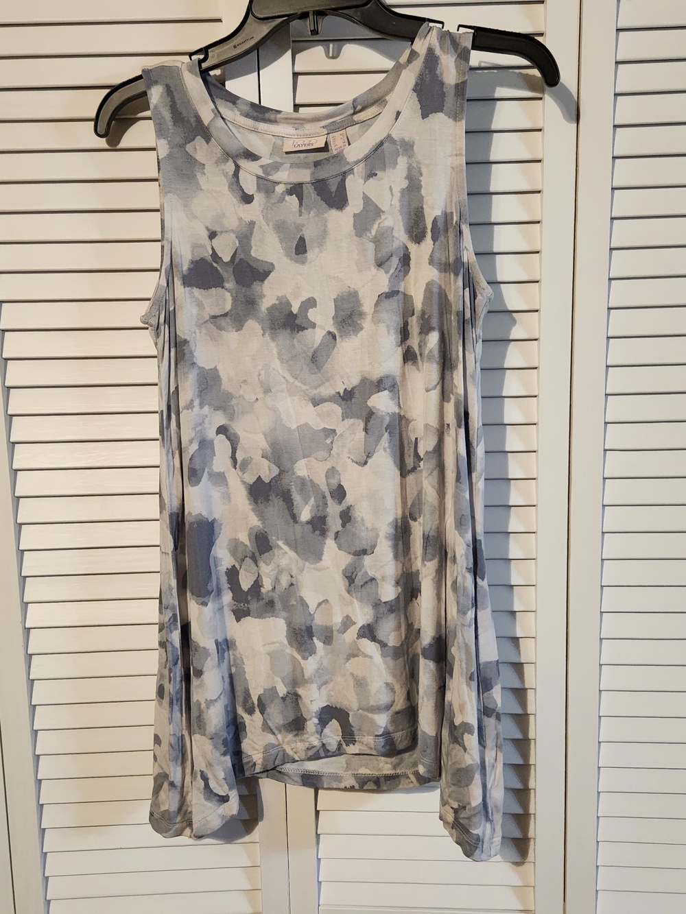 LOGO by Lori Goldstein White & Gray Wash Sleeveless Tank Top